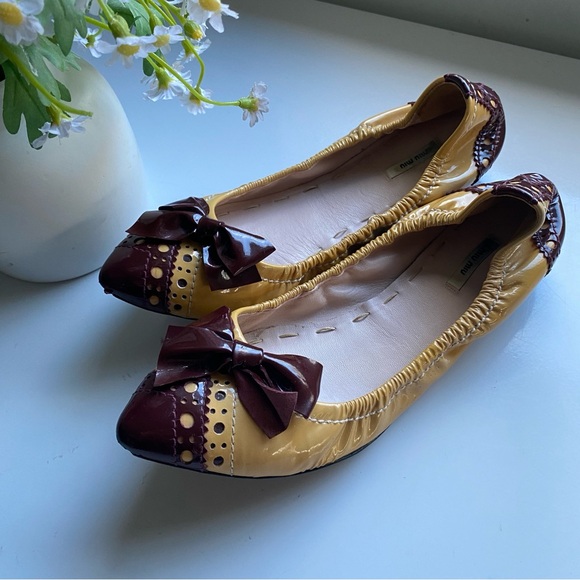 MIU MIU Women's Beautiful Patent Leather Yellow Brown Flats Size 37 - Picture 5 of 5